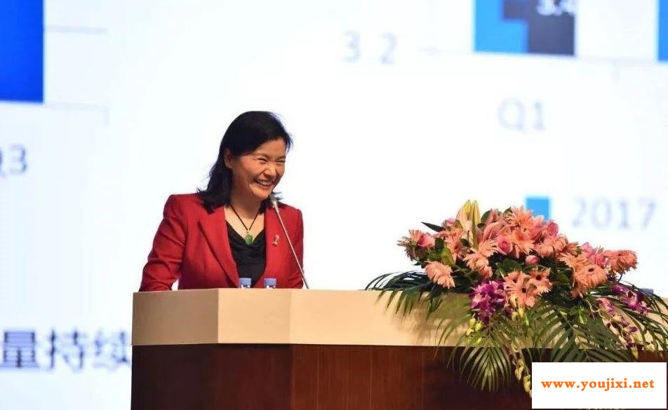 周群飞：靠“一块玻璃”赚680亿！翻身做“玻璃女王”