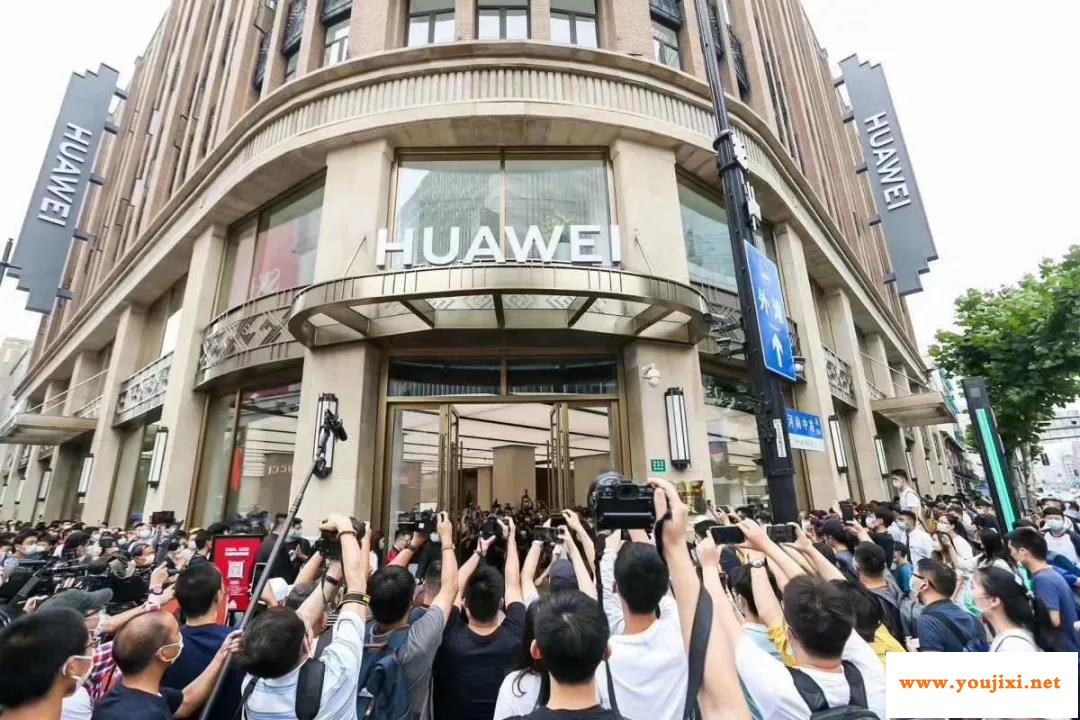 北玻古铜、水晶玻璃助力华为上海新城市客厅开业！