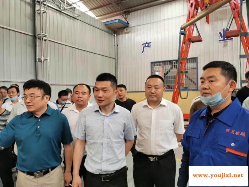 张帆到县旺发建材节能玻璃有限公司调研