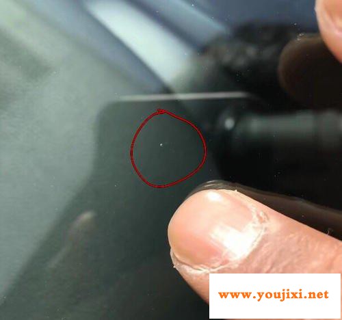 玻璃在钢化炉处理过程中产生麻点的成因分析