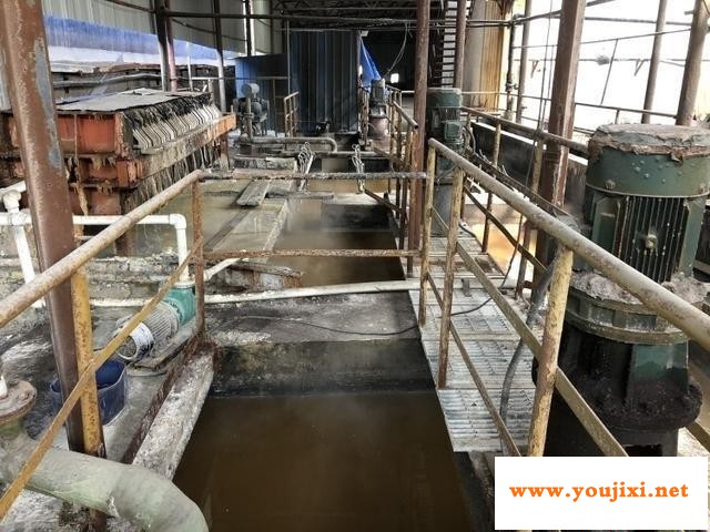沙河市一玻璃企业脱硫池臭味儿浓重被曝光